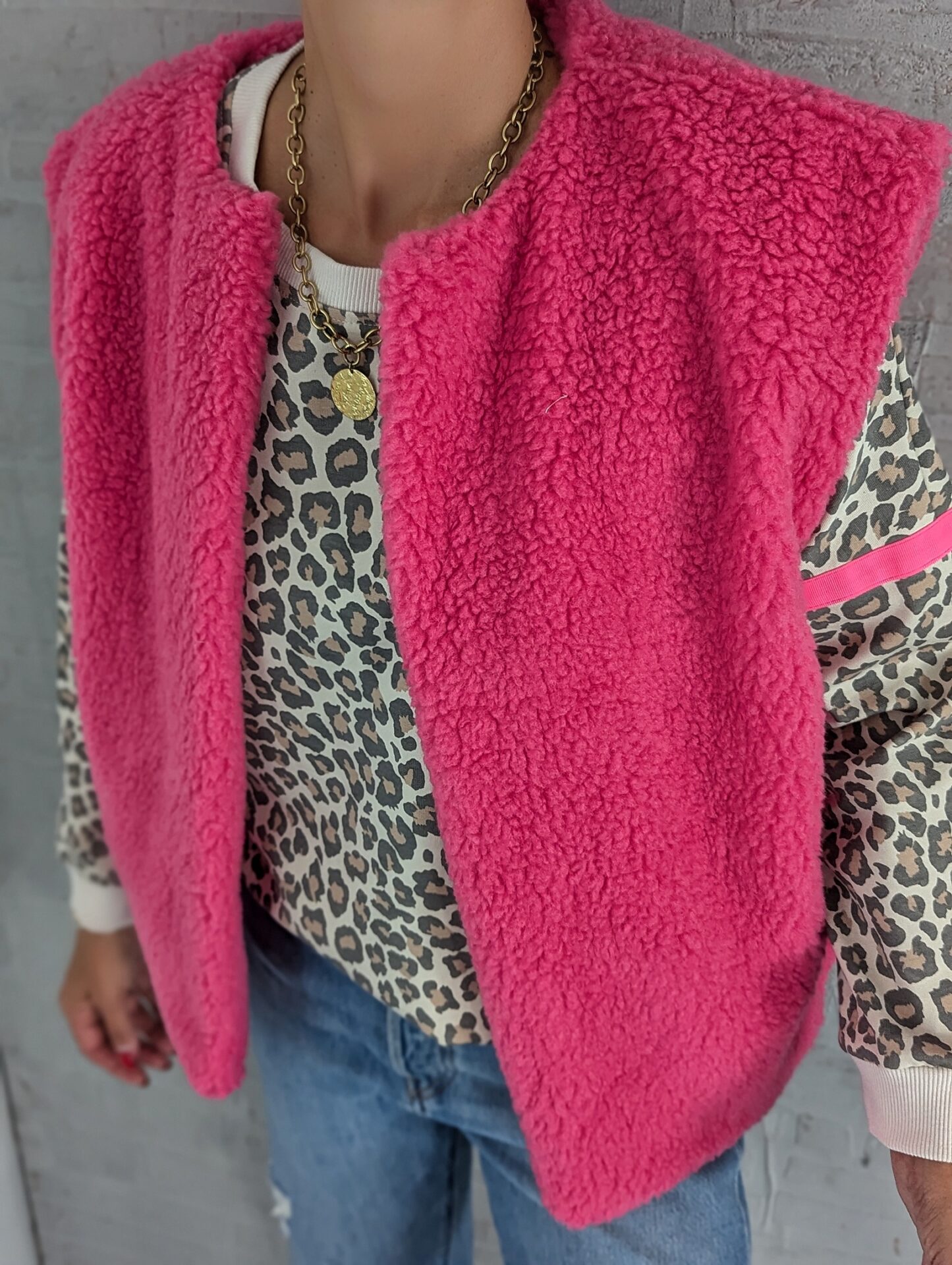 Sweater LEO with PINK DETAILS